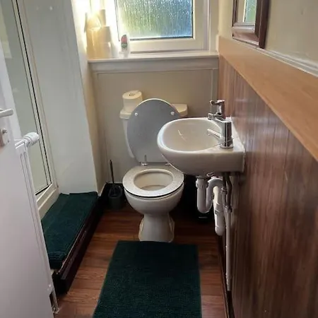 One Bedroom Apartment In Gorgie With New Central Heating System Edinburgh Exterior photo