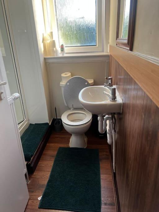 One Bedroom In Gorgie With New Heating System * Edimburgo